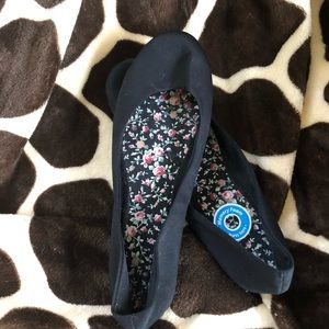 Ballet flats